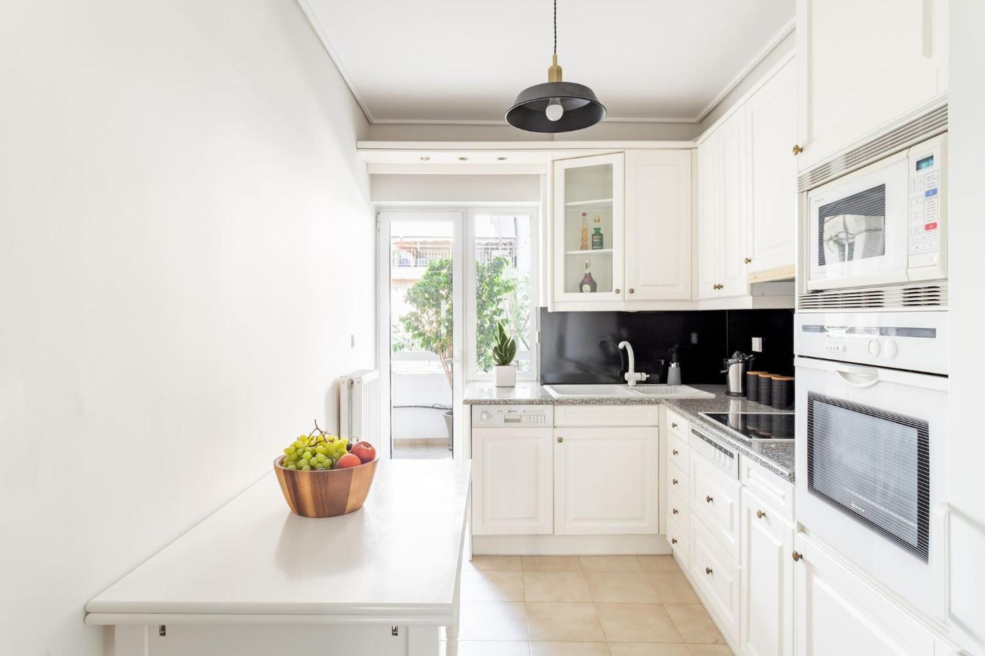 Fresh Detailed Stylish Apartment At Acropolis Atena Exterior foto