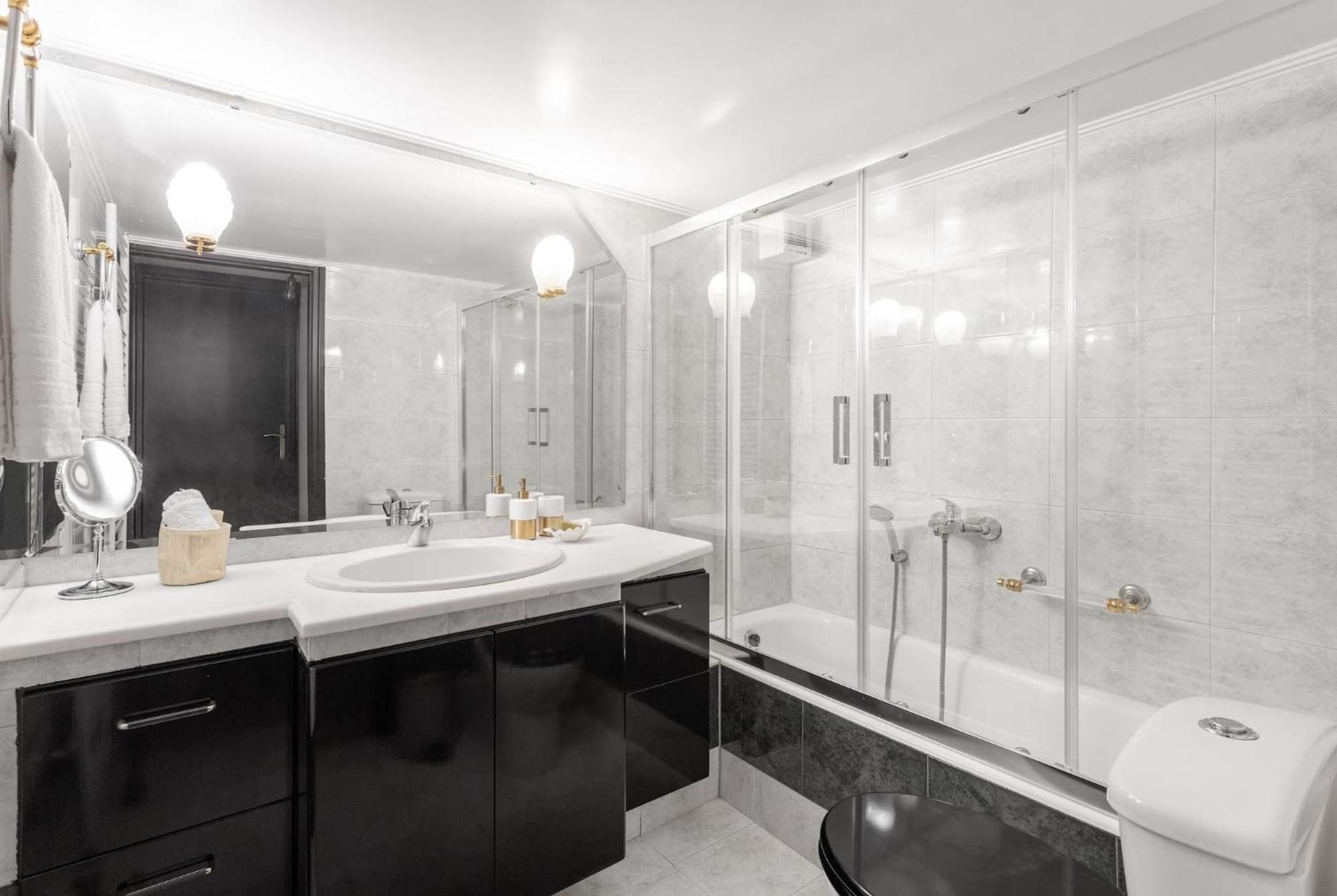 Fresh Detailed Stylish Apartment At Acropolis Atena Exterior foto