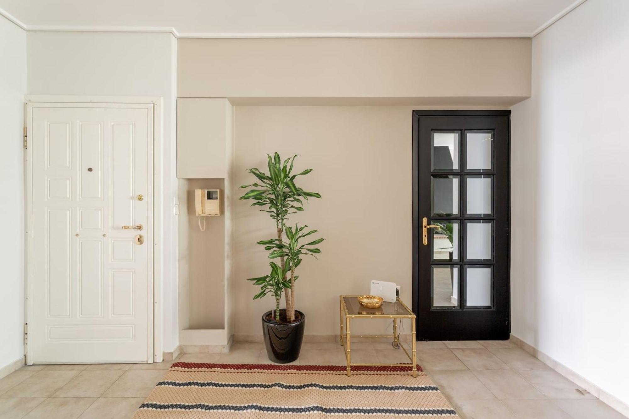 Fresh Detailed Stylish Apartment At Acropolis Atena Exterior foto