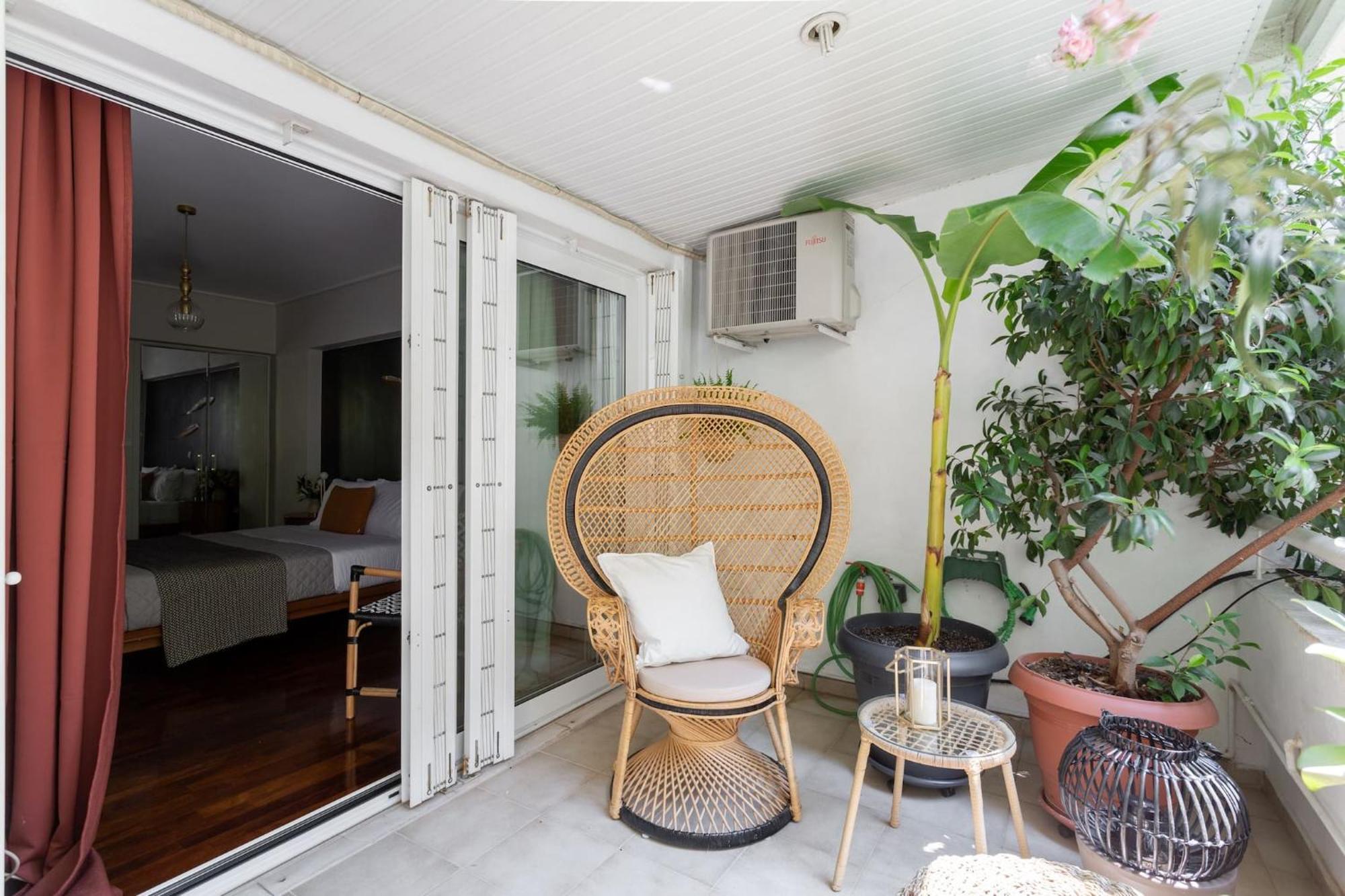 Fresh Detailed Stylish Apartment At Acropolis Atena Exterior foto